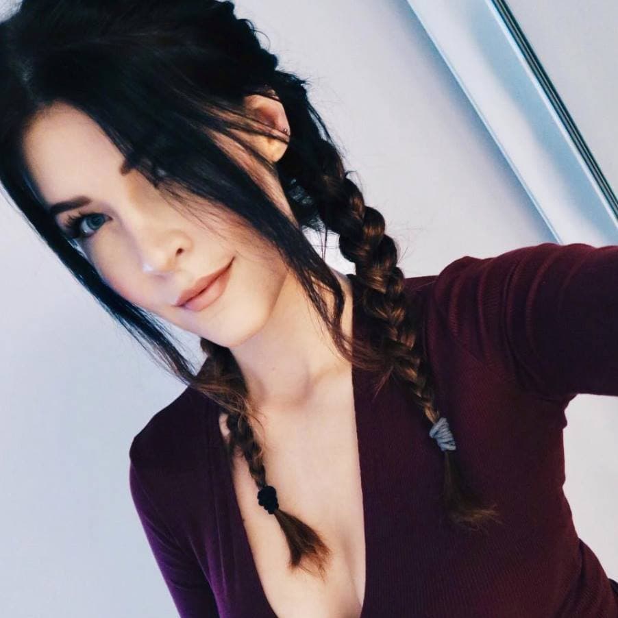 Kitty Plays profile photo